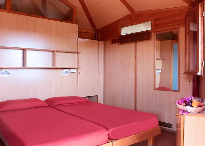 Touring Club Italiano - 3* 马达莱纳